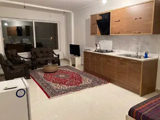 نمای بندانگشتی ۳ از سوییت آپارتمان در عباس آباد